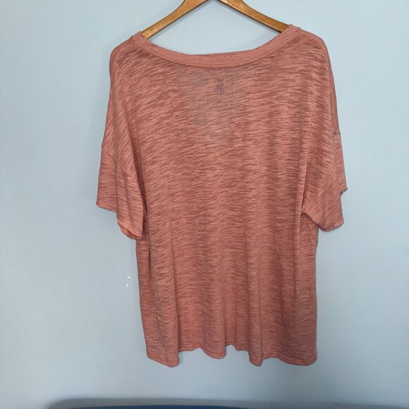 Free People Sexy but Feminine Tee in Pink**End of Summer discount! - Picture 4 of 5
